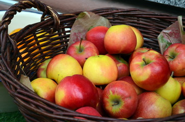 Äpfel in einem Korb