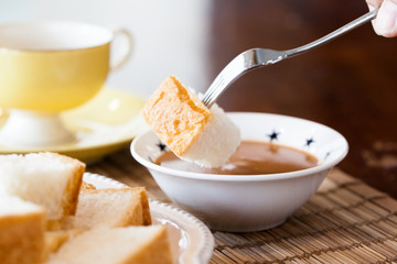 Streamed bread with Thai tea custard