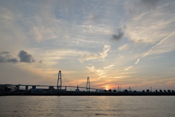 Fototapeta premium 名港トリトンからの日の出