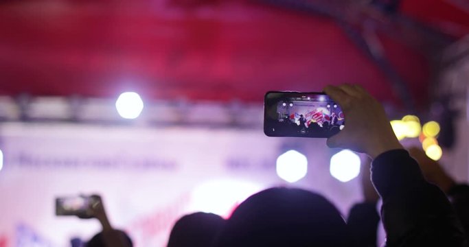 Shooting a concert smartphone