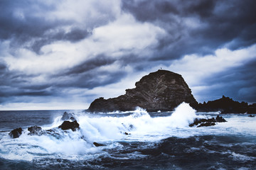 Fototapeta na wymiar Stormy seas at Porto Moniz