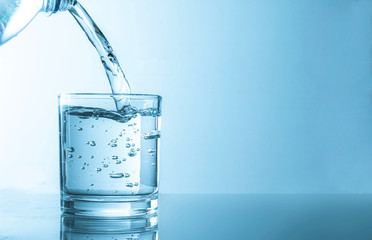  Pour water into the glass .Cleanness.nature