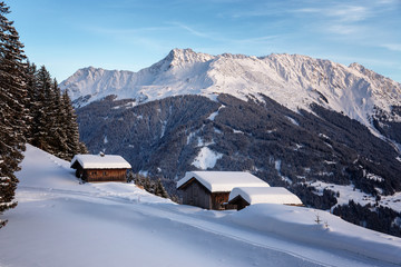 Winterlandschaft bei Sonnenuntergang