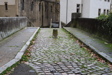 Pont médiéval Saint Martin sur la rivière 