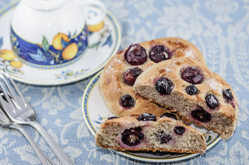 Focaccine dolci all'uva fragola