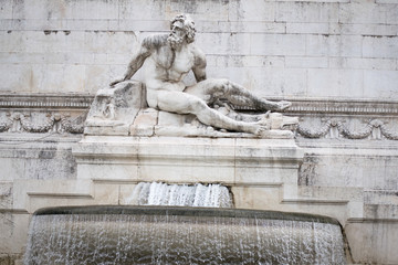 Fototapeta na wymiar fountain in piazza venezia rome italy
