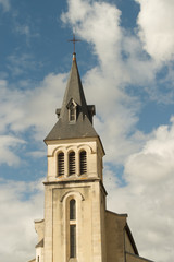 Fototapeta premium Clocher de l'église du village de Luglon dans les Landes