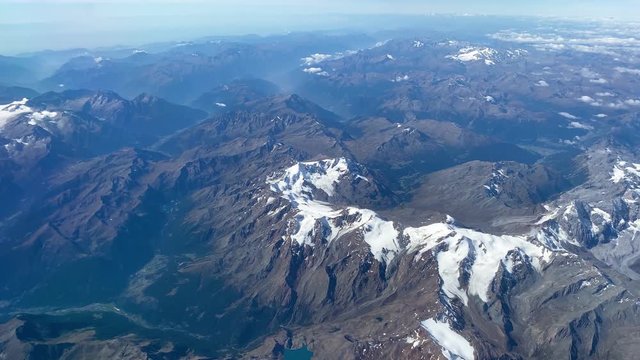 Less and less snow - the Alps from above by airplane