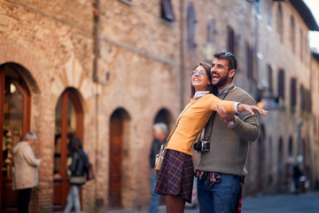 man and woman travelling and enjoying on vacation,