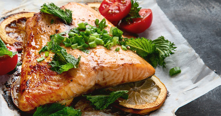Grilled Salmon with lemon and herb