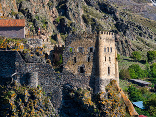Khertvisi ist heute eine der ältesten Festungen in Georgien Die Festung Khertvisi schützt den Eingang des Tals der Erusheti-Berge, das zum außergewöhnlichen Höhlenkloster Vardzia führt.