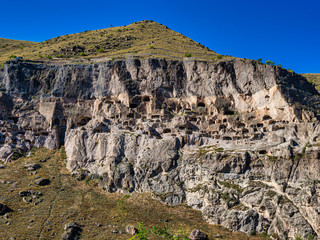 Vardzia, Wardsia  ist eine Höhlenstadt westlich der Stadt Achalkalaki in der Munizipalität Aspindsa, in der Region Samzche-Dschawachetien im Süden Georgiens,