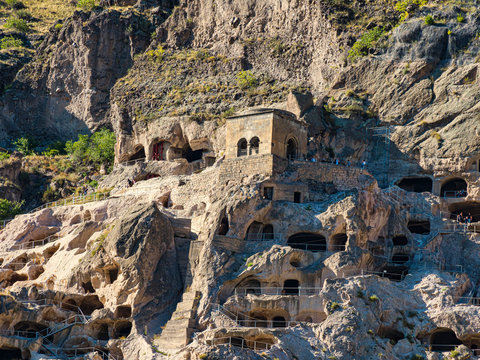 Vardzia, Wardsia ist eine H&ouml;hlenstadt westlich der Stadt Achalkalaki in der Munizipalit&auml;t Aspindsa, in der Region Samzche-Dschawachetien im S&uuml;den Georgiens,
