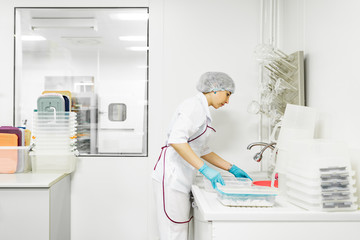 Obraz premium Laboratory for the production of biomaterials. People do research.