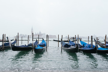 Fototapeta na wymiar Gondole in Piazza San Marco, Venezia