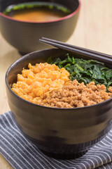 三色丼　ご飯物