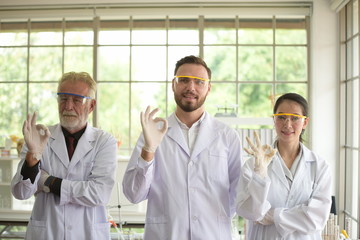 Scientists are working on scientific tests in the lab. Science force Perform chemical testing and analysis or Experimental production of drugs and vaccines