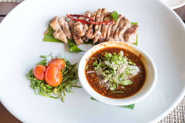 Pork neck grilled with Thai spicy sauce
