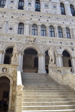 doges palace in venice italy