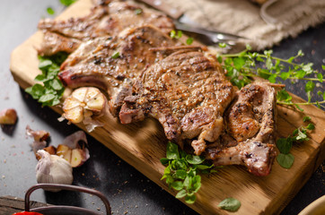 Grilled pork chops with peppers