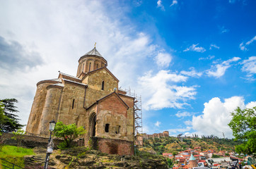 Obraz premium Metekhi St. Virgin Church over Kura river, Tbilisi, Georgia