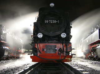 Dampflok in der Nacht 