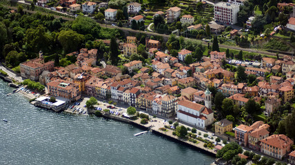Fototapeta na wymiar arona lago maggiore veduta aerea