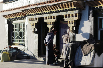 ancient doors in tibet