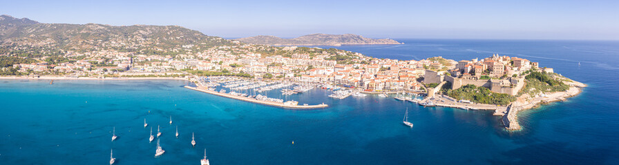 Naklejka na ściany i meble Calvi Luftaufnahme Panorama