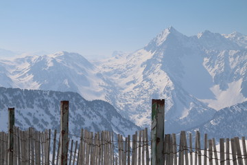 Les Pyrénées enneigées