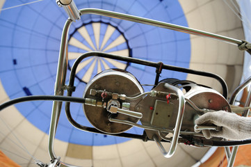Obraz premium Ballooning adventure, closeup view at burneriheating system. 