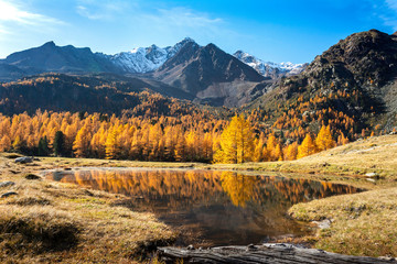 Bergsee und Gipfel im Ultental - Südtirol - Italien