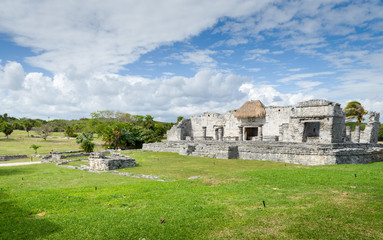 Fototapeta na wymiar archeological, Tulum, Quintana Roo, Yucatan peninsula, Mexico
