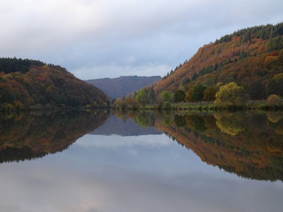 Das Tor zur Saarschleife im Spiegel der Saar