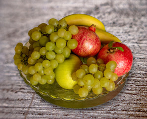 Mixed fruit of autumn season