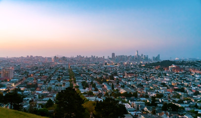 Naklejka premium View of San Francisco, CA at twilight