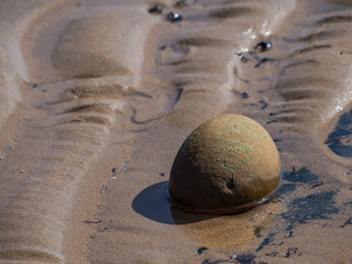 Brora / Szkocja - 26 sierpień 2019: Kamienie na plaży w Brora