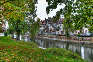 Obraz premium Canal with trees in Strasbourg, France
