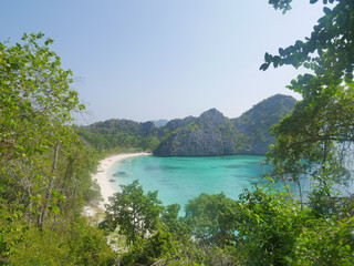 Fototapeta na wymiar The beauty of the blue sea beach at Hosshu Island in the Andaman sea