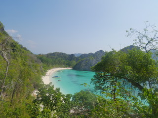 Fototapeta na wymiar The beauty of the blue sea beach at Hosshu Island in the Andaman sea