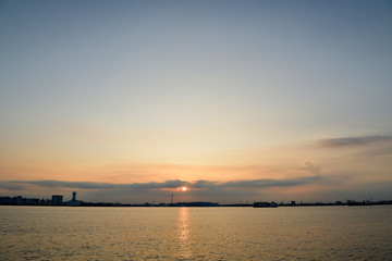 名古屋港からの日の出