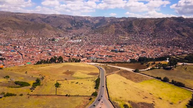 Cuzco, capital de los incas, video aereo con drone