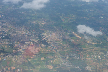 Obraz premium Bangalore to Pune, , a view of a city with a mountain in the background