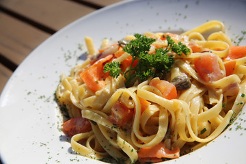 fettuccine with tomatoes 