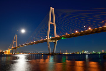 Fototapeta na wymiar 名港中央大橋の夜景