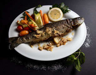 Forelle gebraten mit Mandeln und Zitrone, Bachforelle