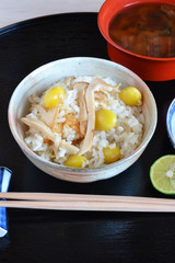 秋の味覚、松茸ご飯