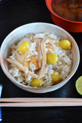 秋の味覚、松茸ご飯
