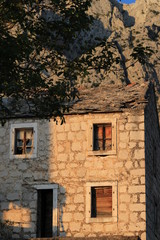 Fototapeta na wymiar Old stone house