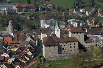 Altstadt Feldkirch mit Schattenburg und Schweizer Berge